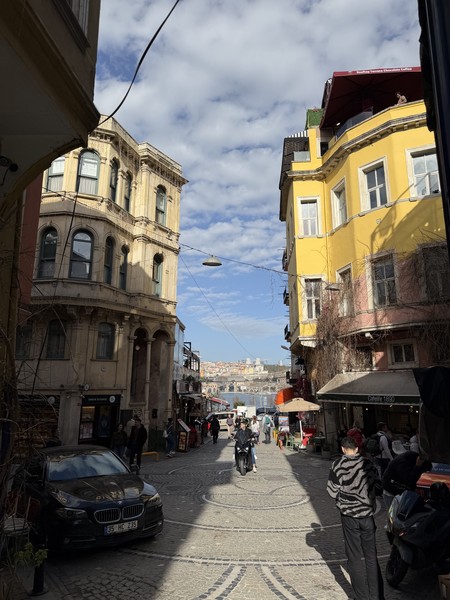 Все супер! Гуляли с Али из команды Бахтияра. В легкой форме рассказал очень много всего. На