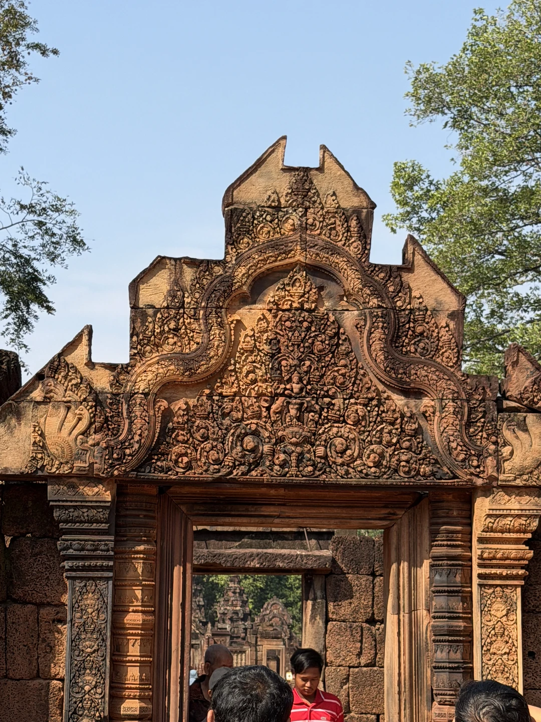Огромное спасибо гиду Андрею за крутую поездку по Ангкору! Всё было просто супер.