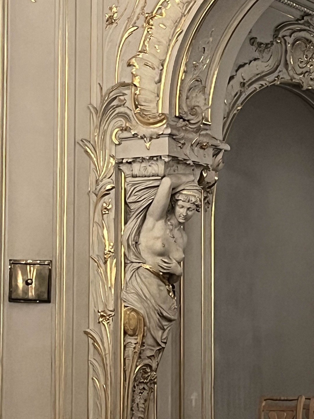 Владимирский дворец изнутри (Сания)