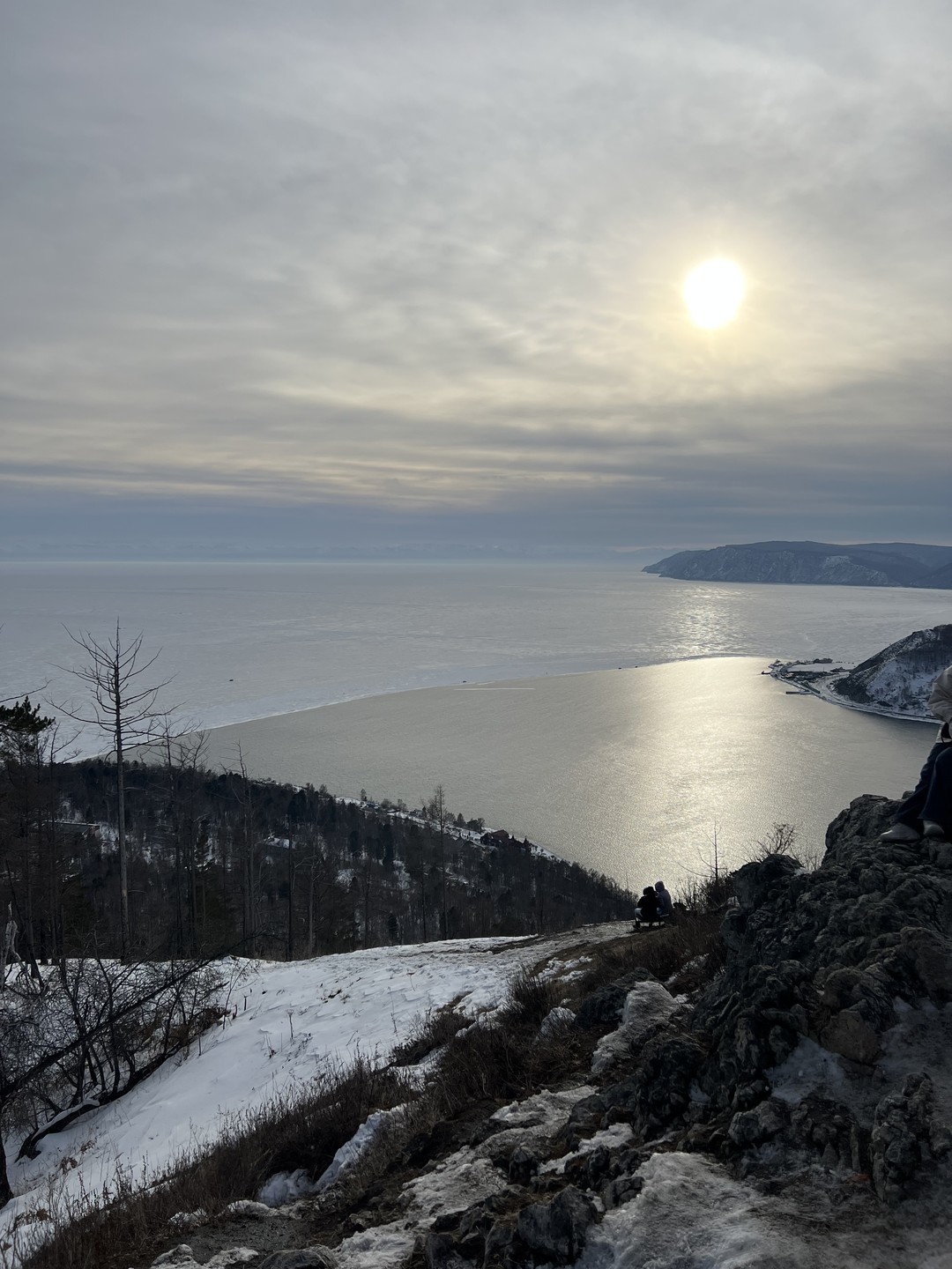 Были в Иркутске с 7 по 10 марта. У Натальи заказали две экскурсии: 8 марта в