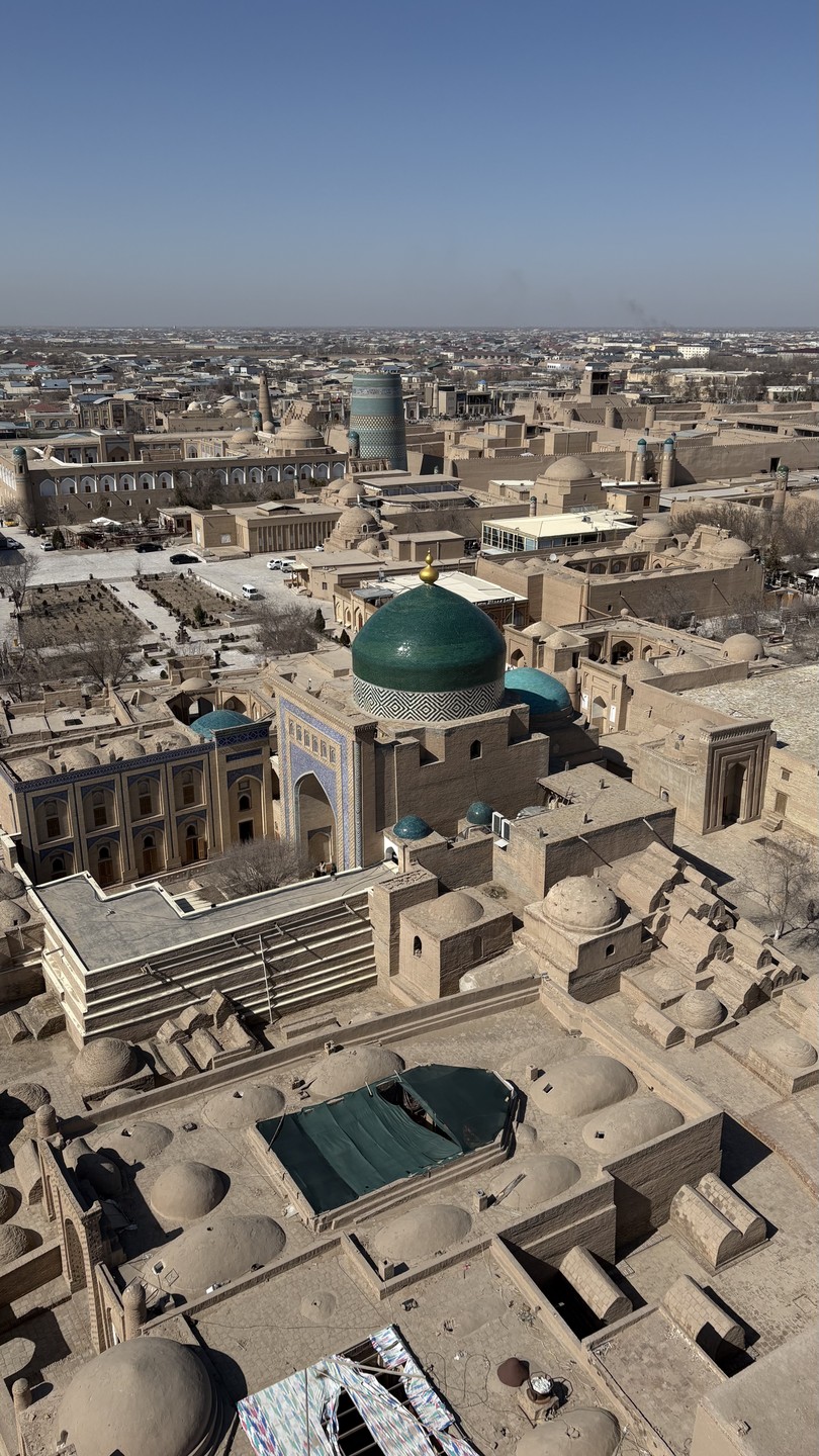 Экскурсия по Хиве была настоящим открытием! Город, сохранивший свою уникальную атмосферу и архитектуру, впечатляет с первого