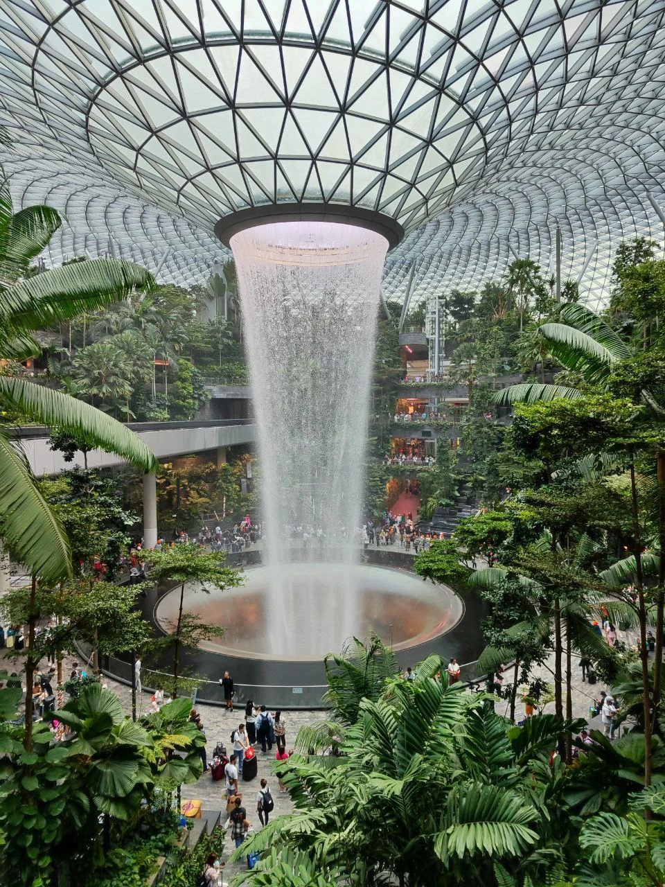 Готовились с женой к отпуску и увидели тур – 4 страны за 15 дней. Это же