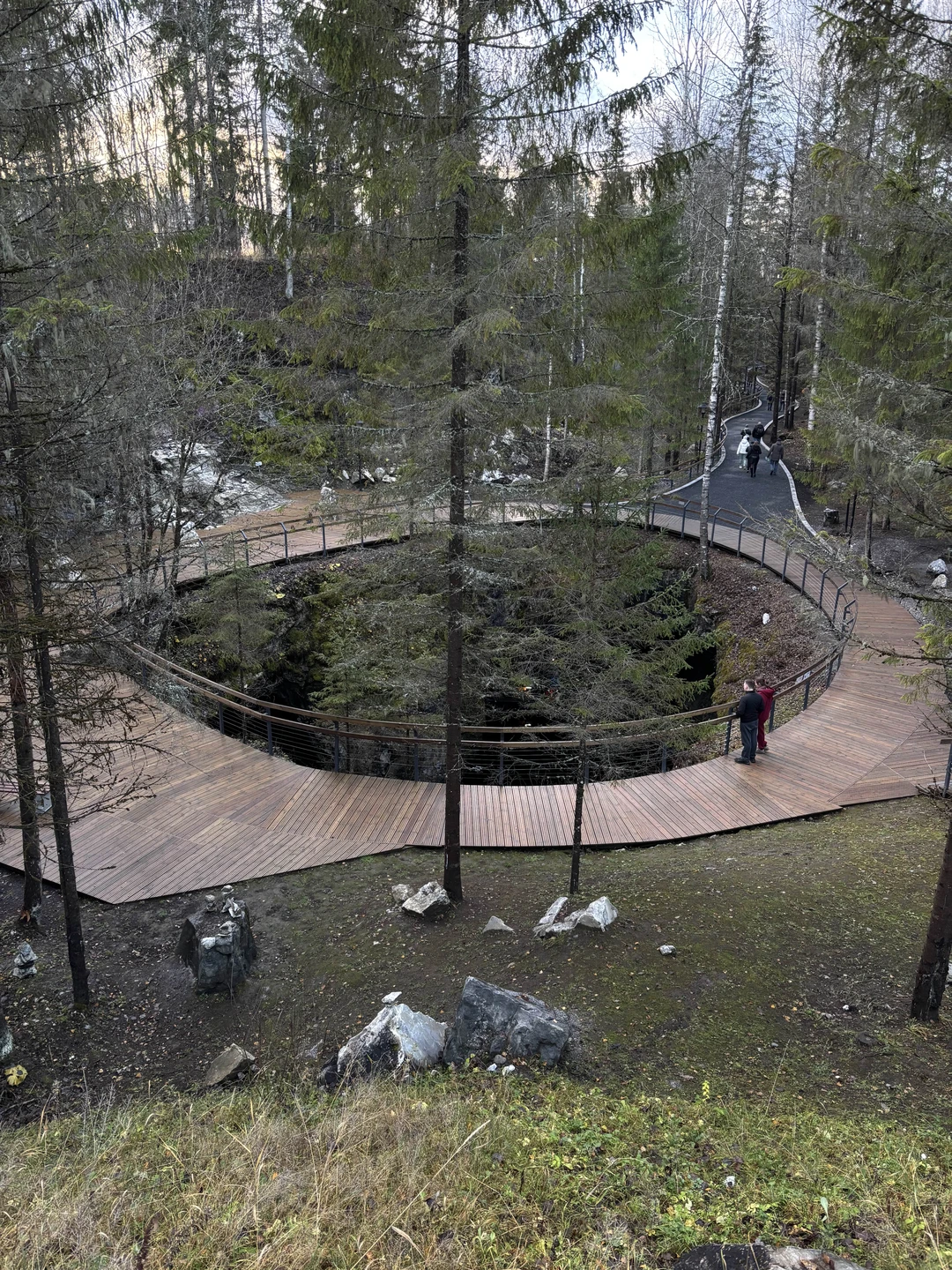 Очень интересно было послушать экскурсовода Надежду, отличная организация по таймингу, все успели посмотреть, поехала бы я