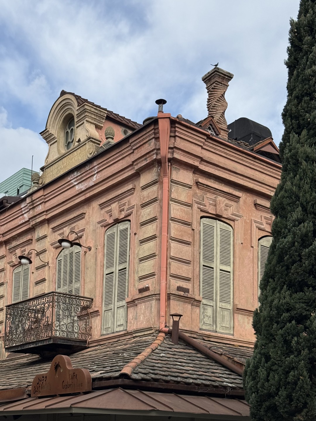 Была на экскурсии по центру Тбилиси с Алексеем, и это оказалось именно тем знакомством с городом