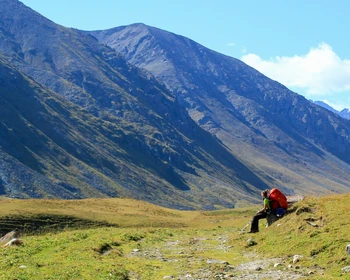 Треккинг на гребень пика Петровского