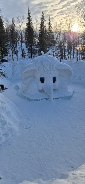 Ездили с дочкой на эту экскурсию. Очень понравилось! Нам повезло с гидом Сергеем!!! мега- позитивный человек
