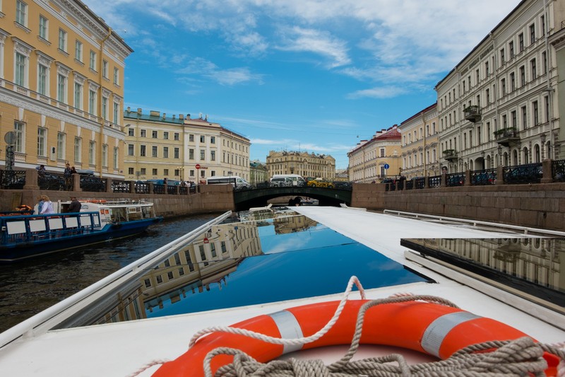 Мифы и легенды Петербурга: прогулка по водным артериям загадочного города