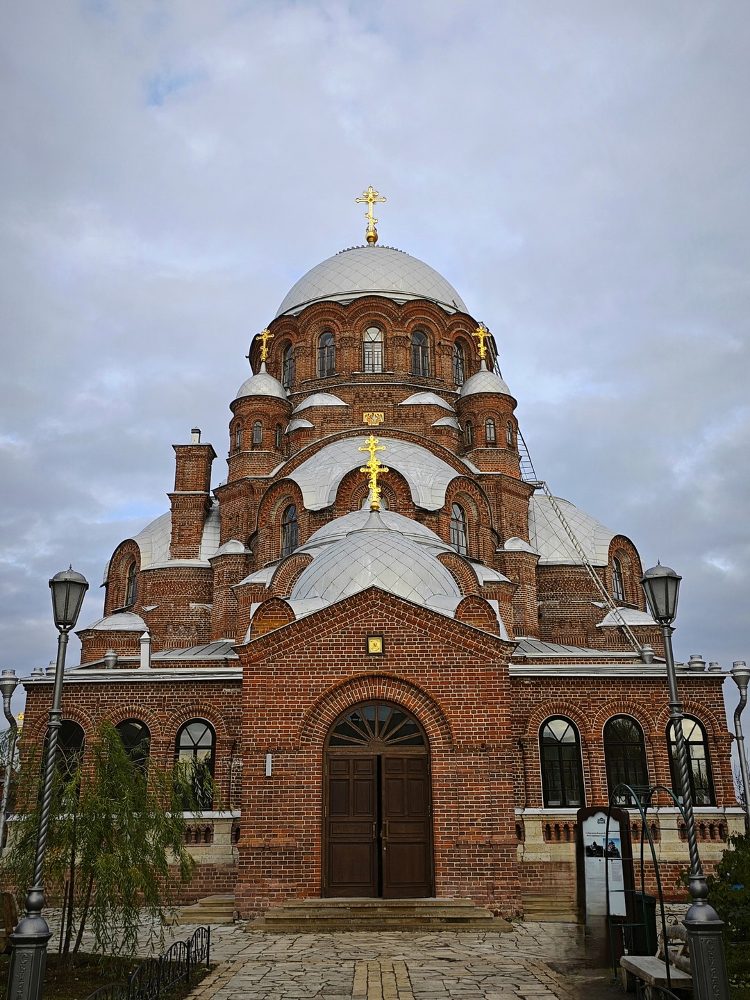 Остров-град Свияжск, Храм всех религий и Раифский монастырь за 1 день (Милана)