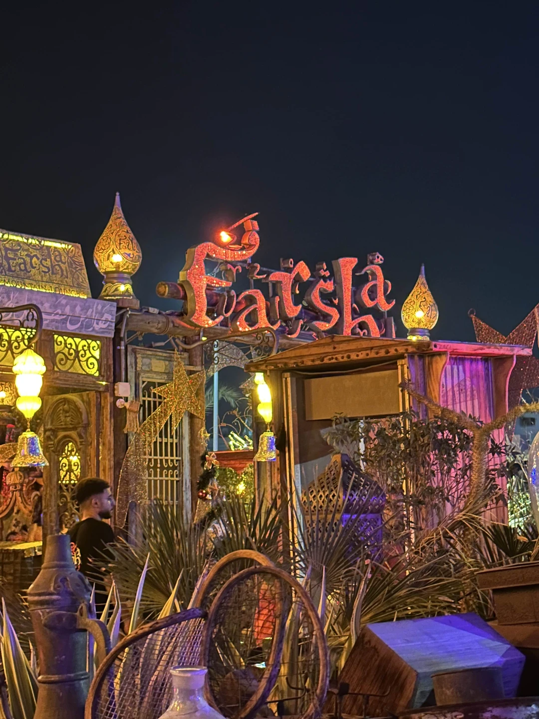 Рекомендую экскурсии с Багдадиди, интересно рассказывает, смешно шутит, много знает