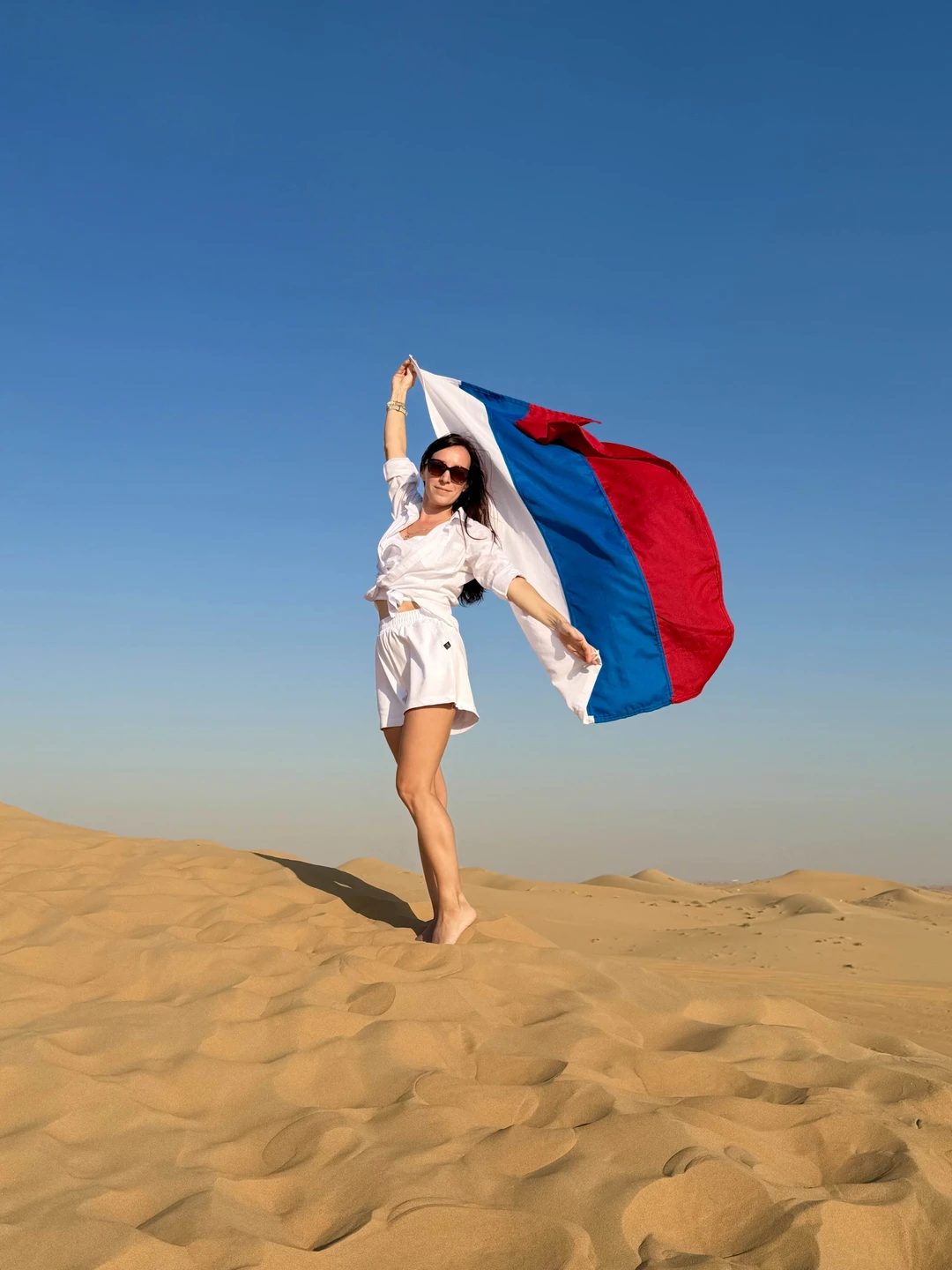 Сафари в пустыне, ужин, шоу и фото в красном платье (из Дубая) (Ирина)