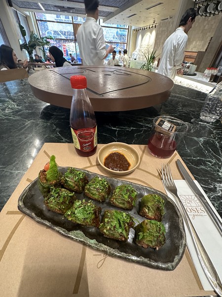 все было отлично, прогулялись по городу, было очень много интересных локаций, куда бы я один точно