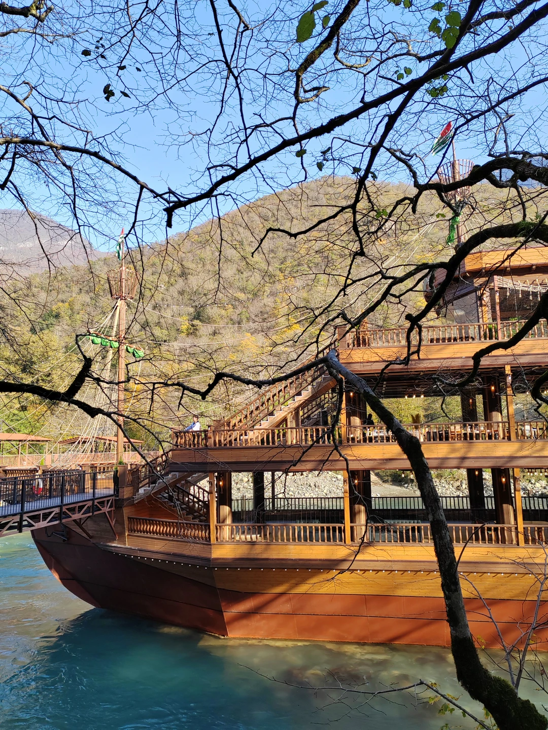 Нашим гидом был Рашид. Очень весело провели время. Экскурсия прошла информативно. Рашид помог сделать красивые фотографии