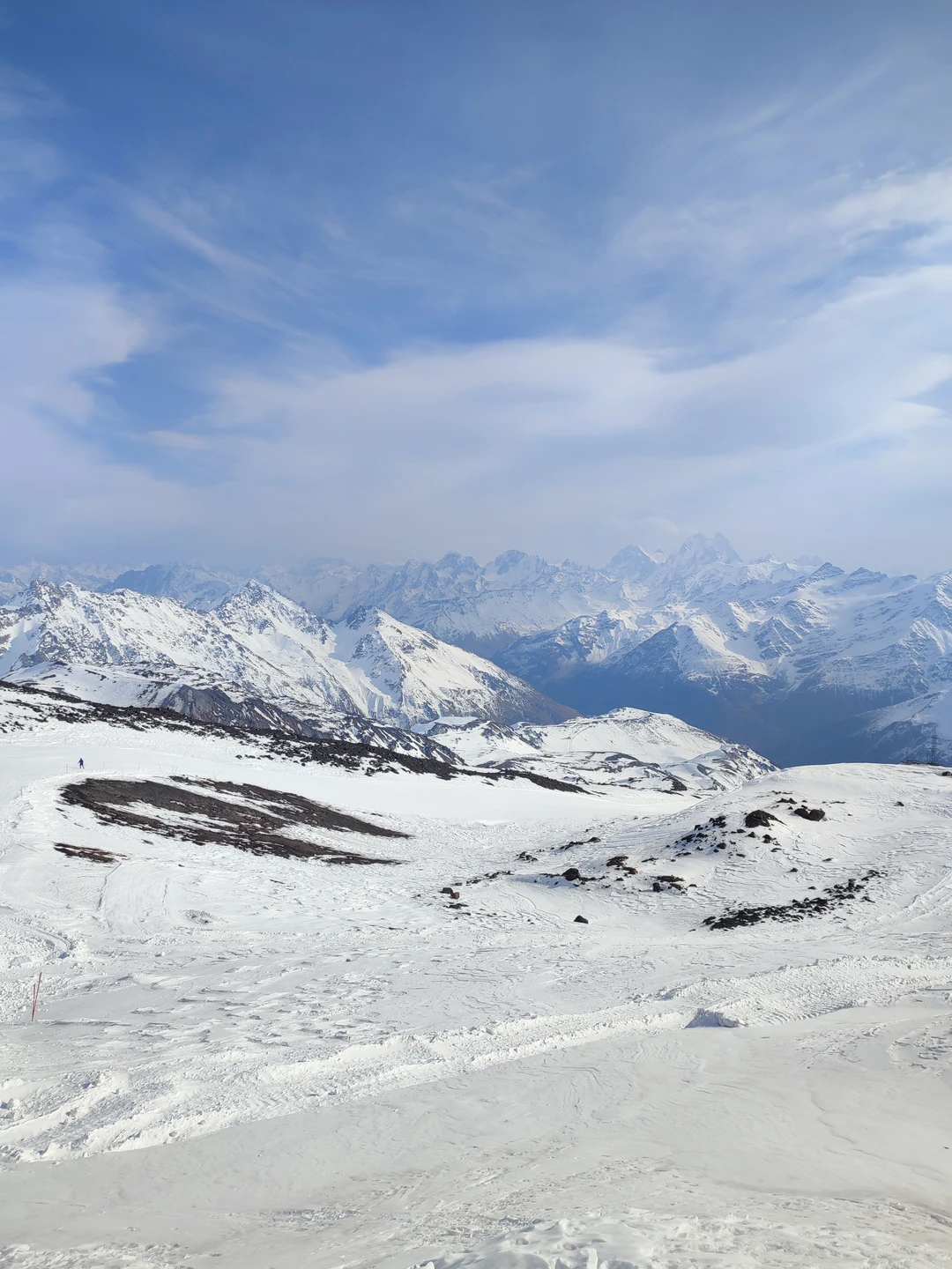 Спасибо организаторам за экскурсию. Экскурсовод -Василий, очень любит свой край на протяжении всего пути рассказывал историю
