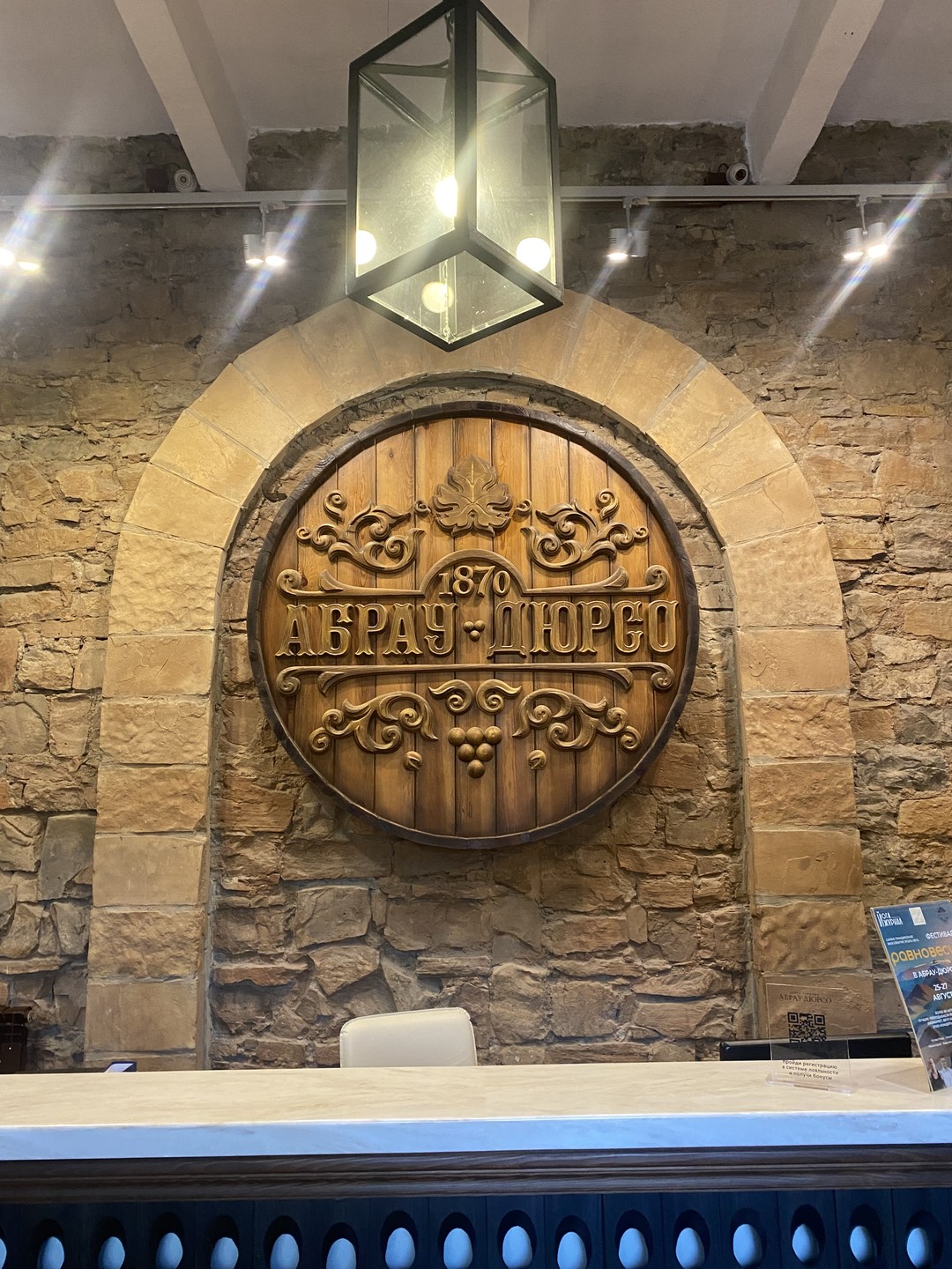 Экскурсию проводил Дмитрий, было очень интересно. Человек любит свое дело и готов делиться интересными фактами с другими!