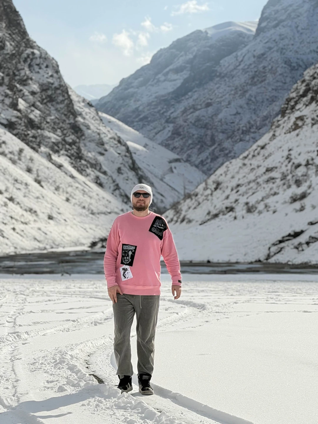 Присмотрели 5 из 7 озёр. Машина не смогла проехать дальше. Те, что увидели, - красивые.