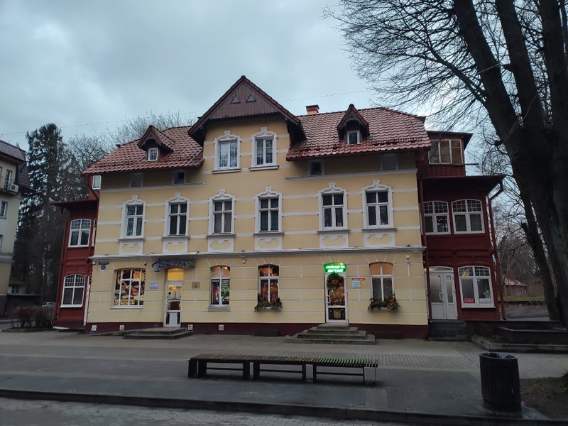 Виды Тевтонский замок с сыроварней и курортный Светлогорск