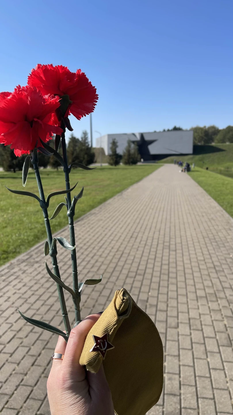 Прекрасная поездка в Брест. Посетили Беловежскую пущу и Брестскую крепость. Александр был очень вежлив и гостеприимен.