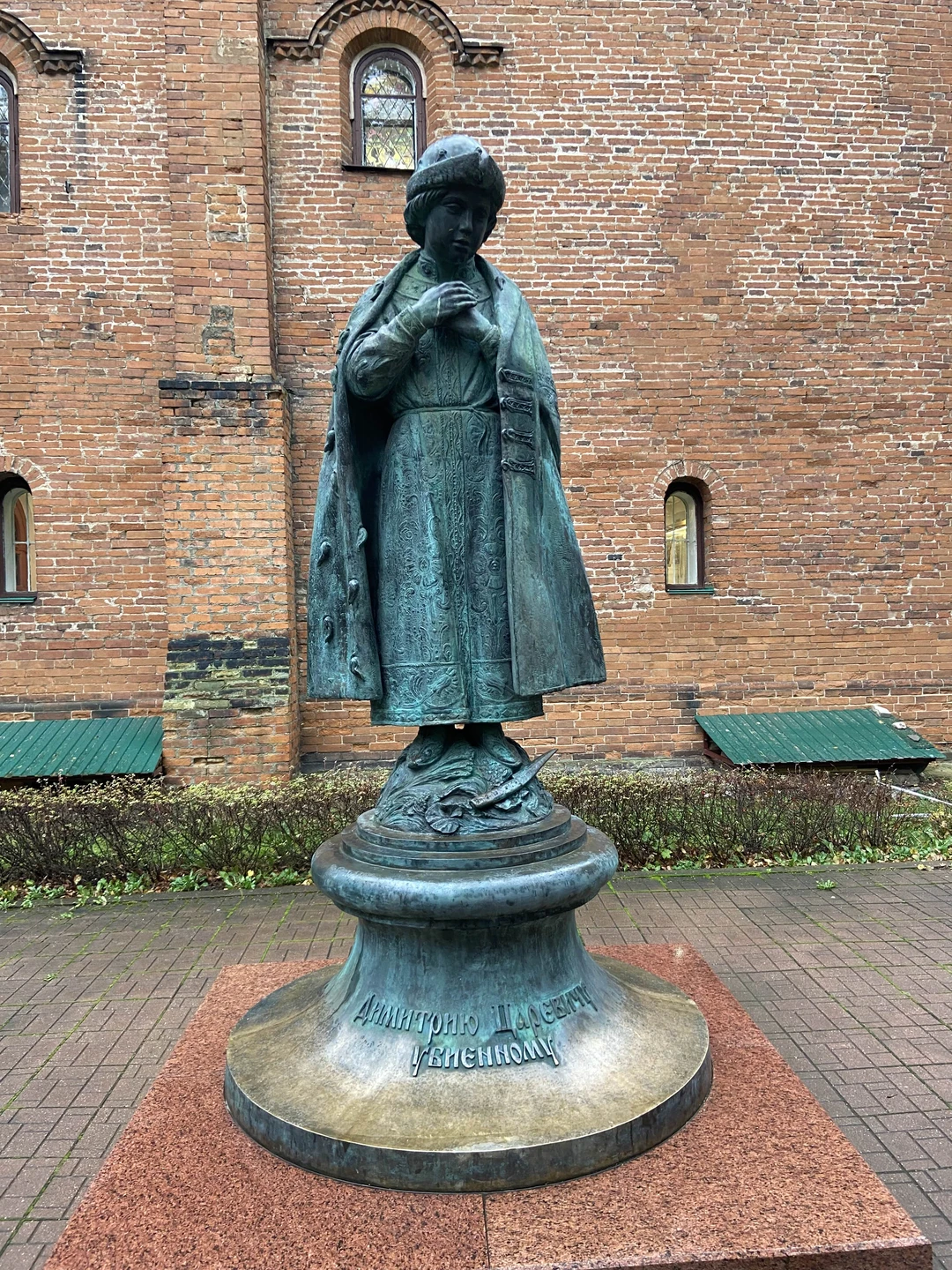 Хоть и произошла накладка с предоставлением гида на забронированное время, Нас присоединили к другой индивидуальной экскурсии!