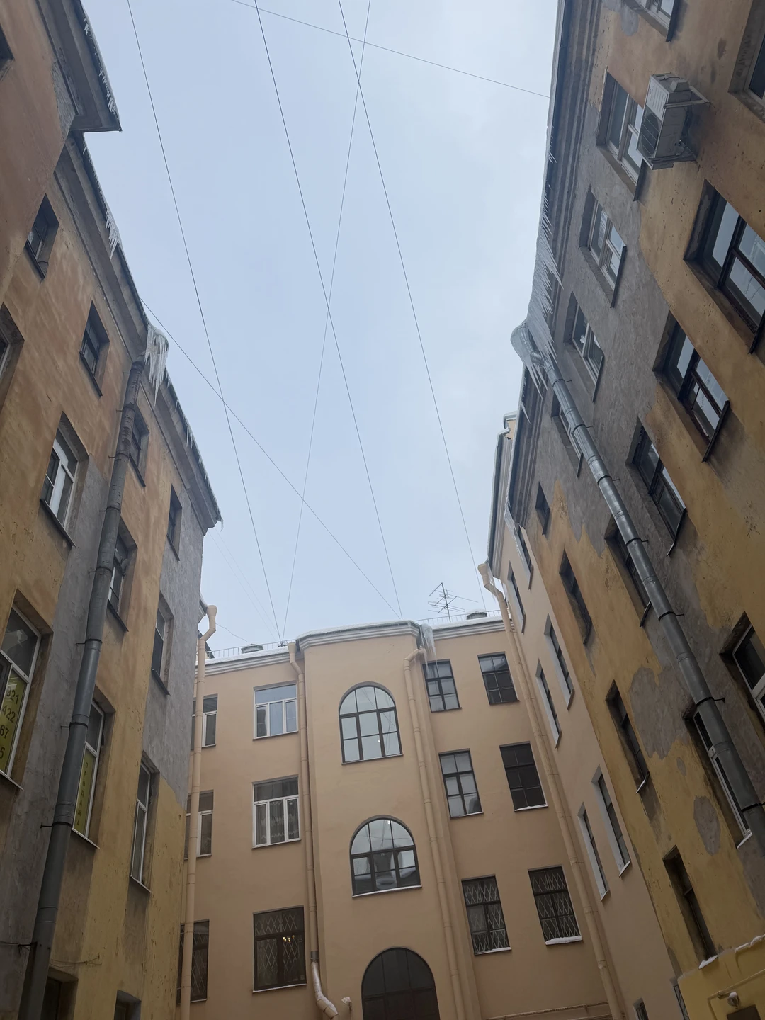 Были с сыном на данной экскурсии. Нам очень понравилось. Экскурсовод Феликс живо и эмоционально подает тематику