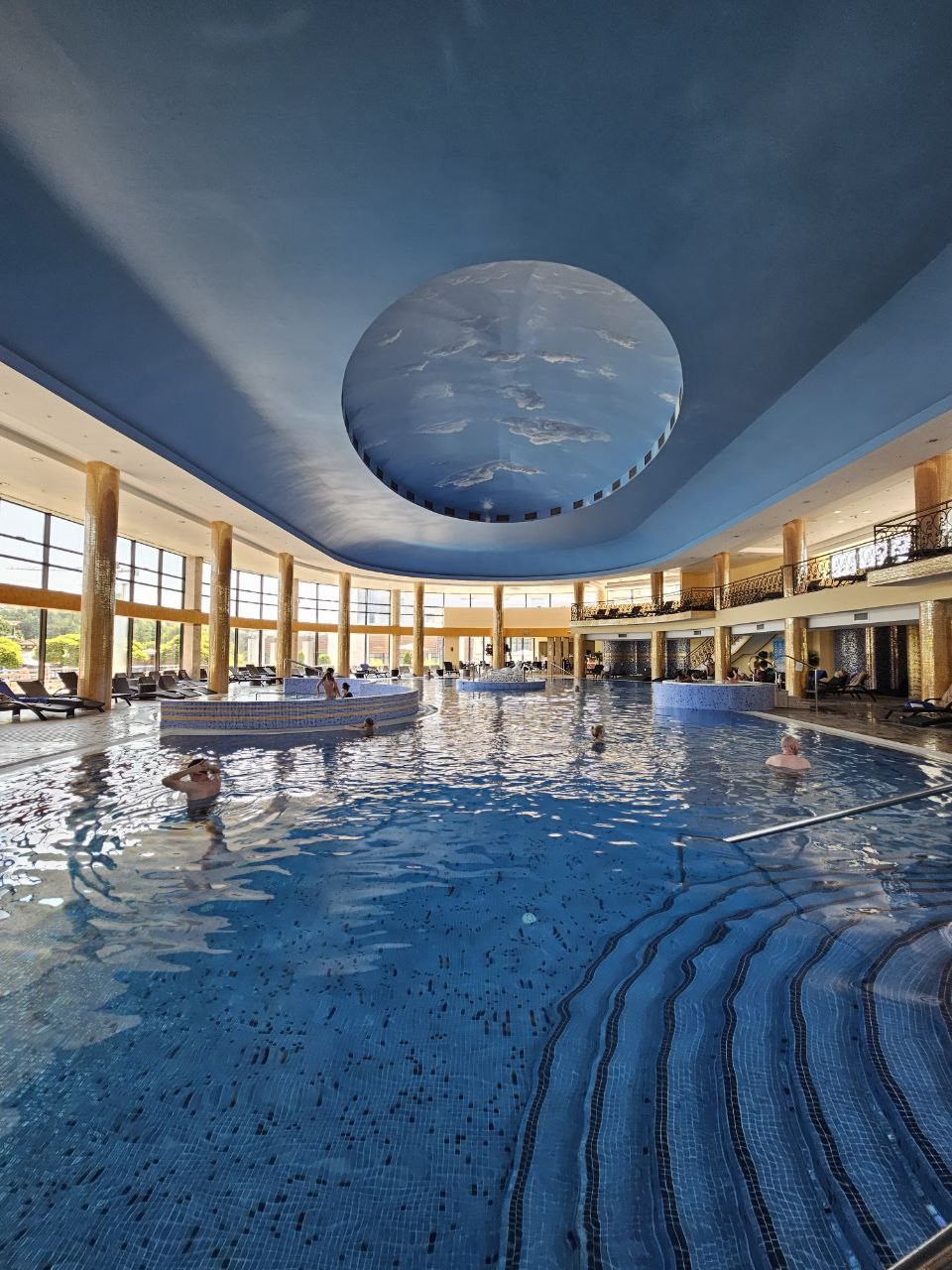 Огромное спасибо за классную экскурсию, сочетающую в себе посещение термальных источников и винодельни, хочу поделиться своими