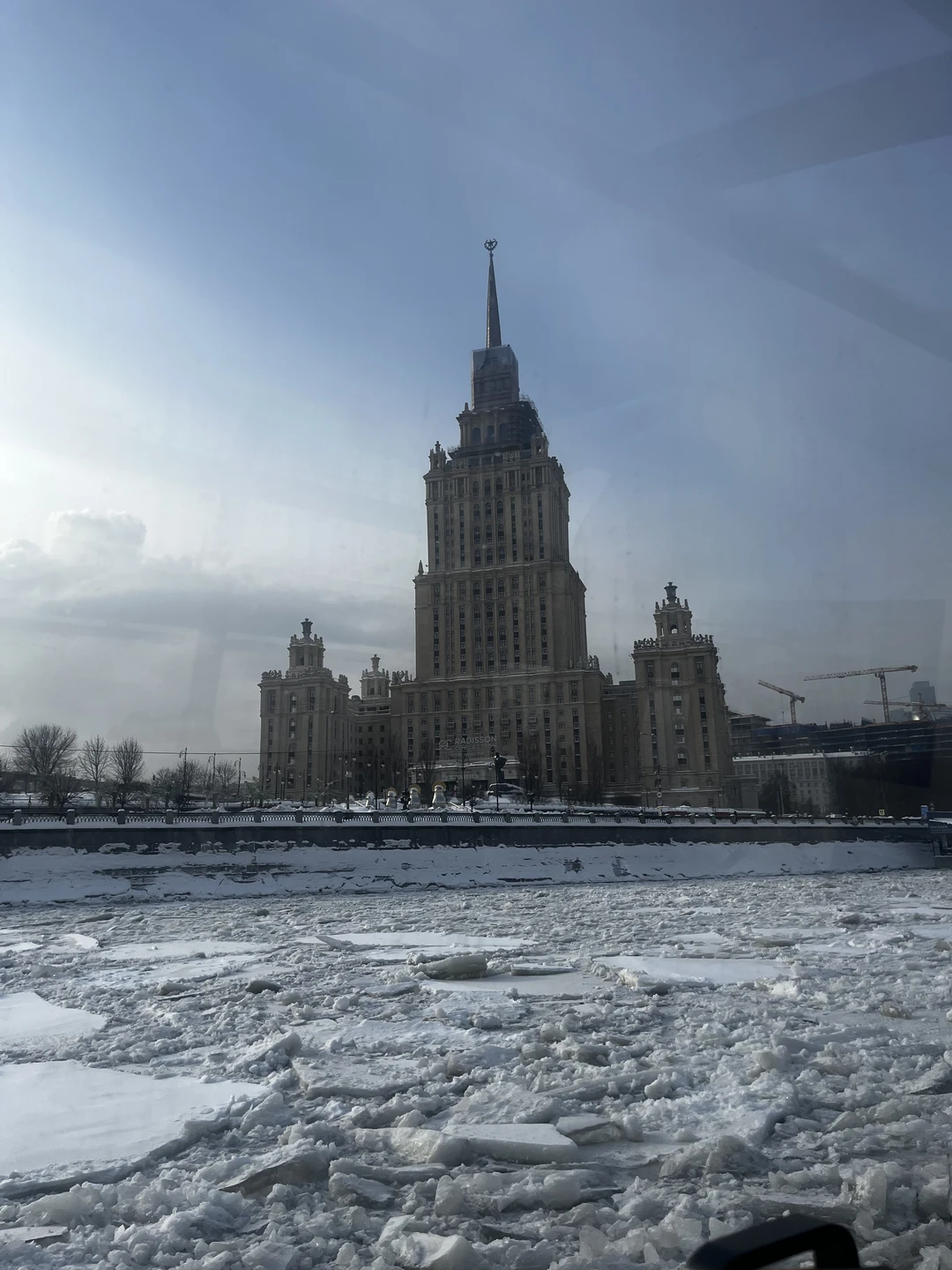 Благодарим Ольгу за прекрасную экскурсию! Очень много нового узнали и полюбовались видами зимней Москвы!