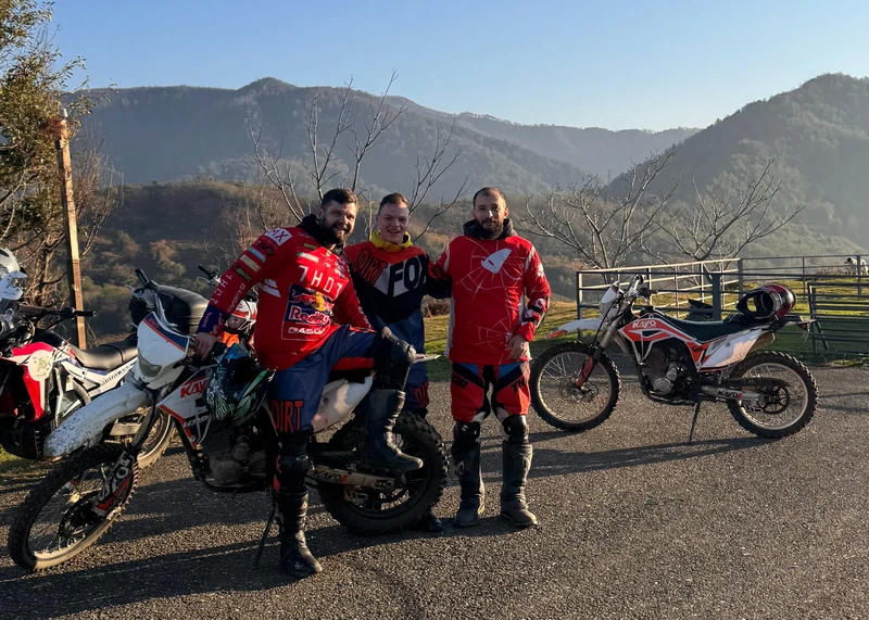 Мотопрогулки из Гонио: вы за рулём или пассажиром