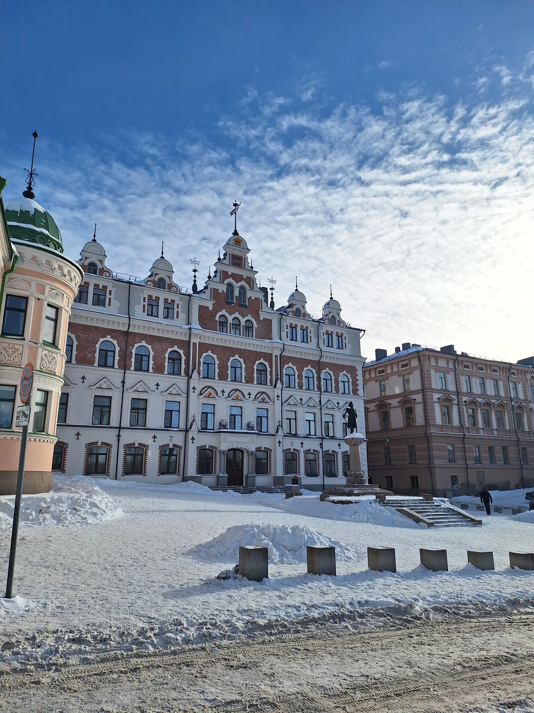 Спасибо нашему экскурсоводу Ирине за очень увлекательное путешествие и историю о Выборге❤️