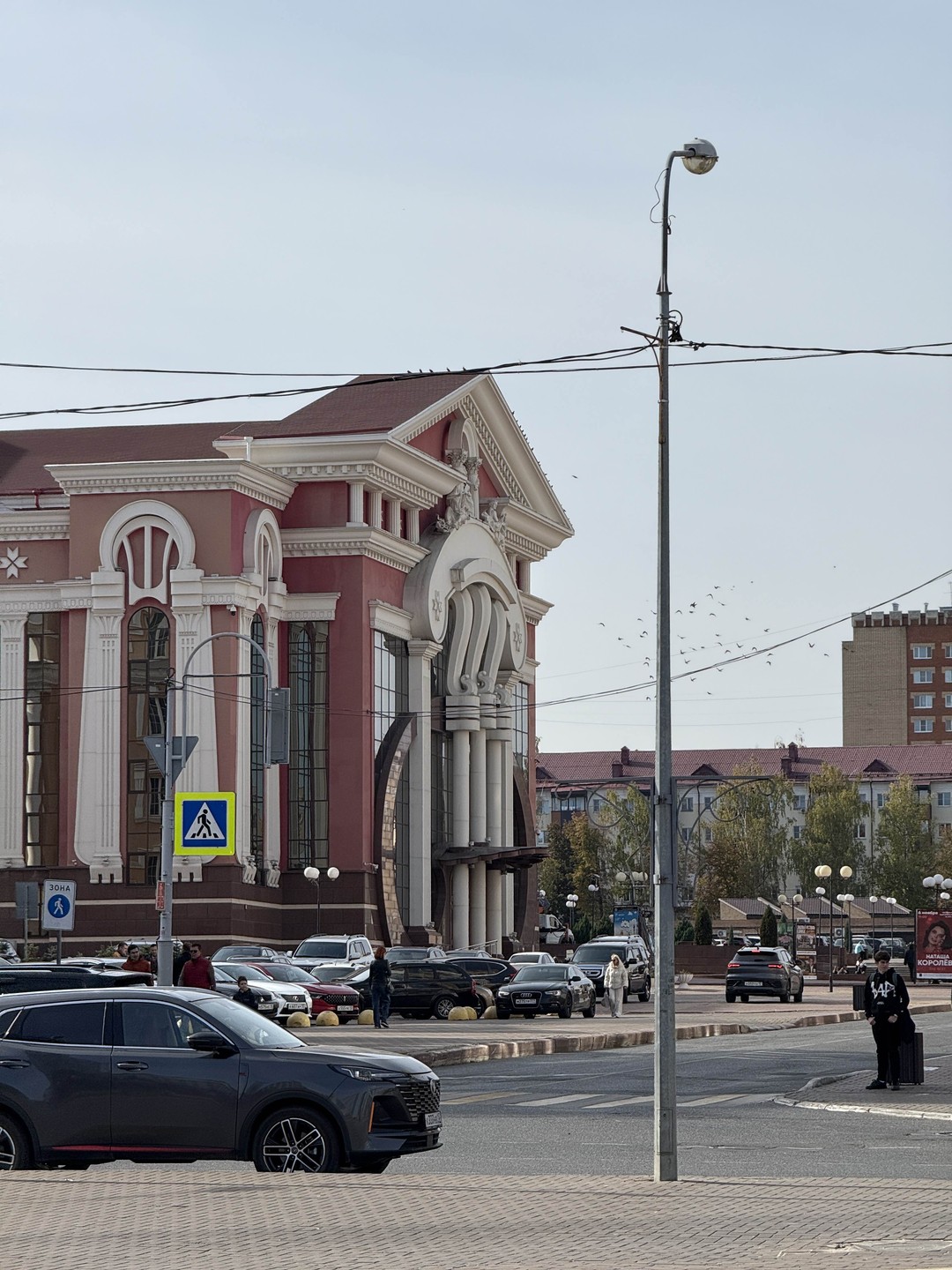 Хочу оставить отзыв об экскурсии по Саранску с гидом Еленой — пусть и с опозданием. Экскурсия была ещё в октябре, но впечатления до сих пор тёплые