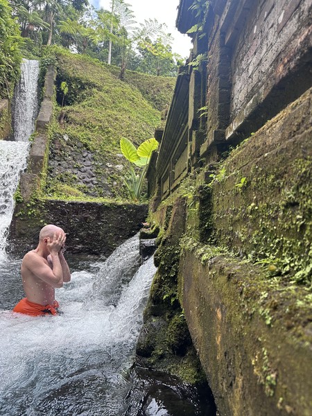 Экскурсия - супер! Наш гид Пандей - Балиец, чудеснейший человек, с прекрасным владением русского языка. Нас
