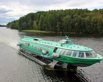 Шедевры деревянного зодчества на острове Кижи, знакомство с Петрозаводском