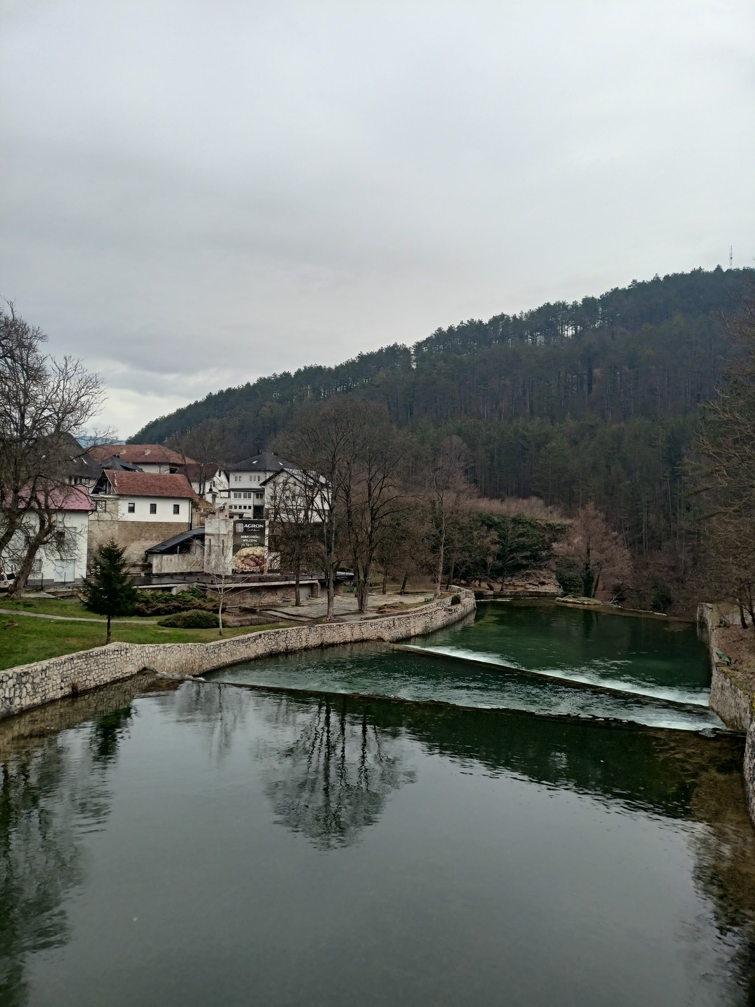 Если вы хотите посетить Травник и Яйце, рекомендую взять эту экскурсию. Расстояние очень внушительное, но на