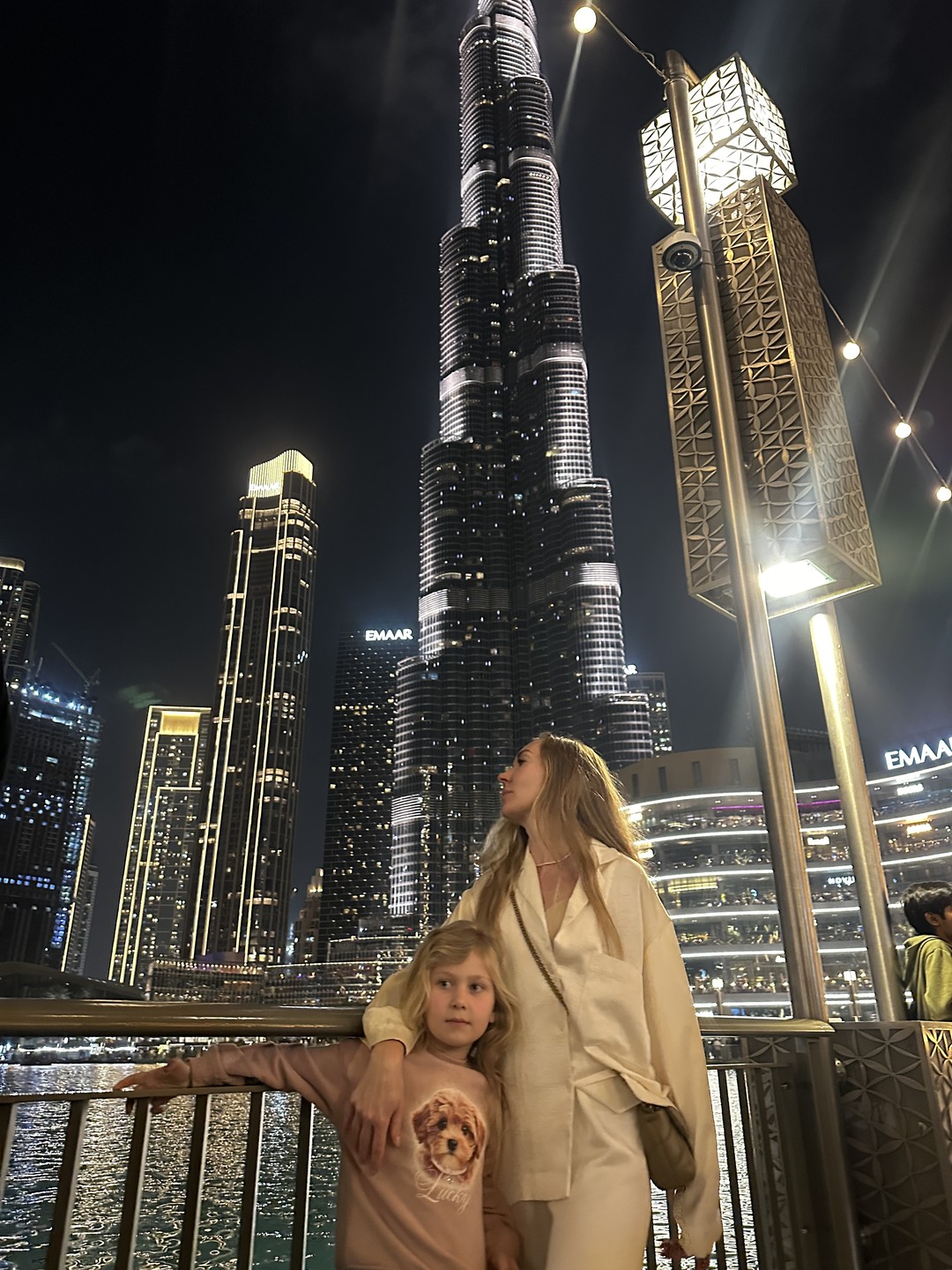 Шахзод отличный гид и приятный собеседник. Организовал для нашей семьи индивидуальную экскурсию в Дубай с посещением