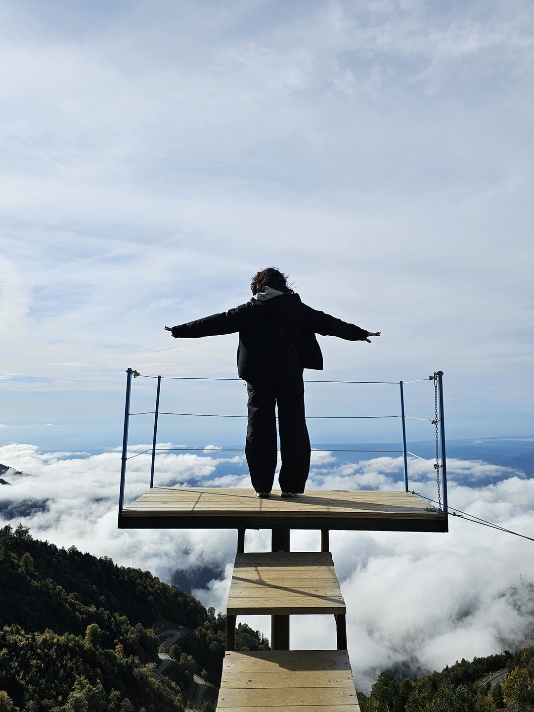 Все было отлично! Нам очень понравилось! Даже муж, который не переносит высоту был в восторге! Спасибо Ивану огромное! Однозначно рекомендуем!