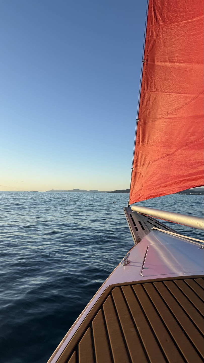 Отличная выдалась поездка. Организатор заранее ответил в переписке на все интересующие вопросы. В конце октября нам