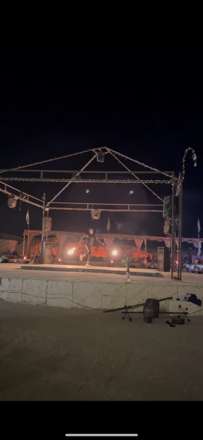 Побывала в сафари 6 февраля, просто незабываемые впечатления. Сначала в программе идет катание по пустыне на