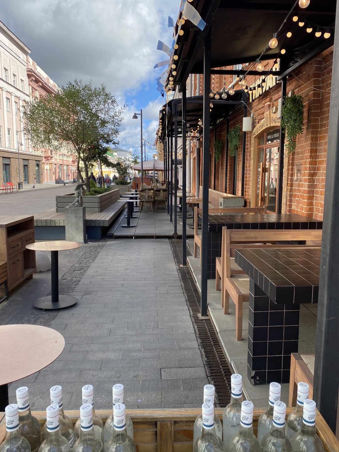 Ходили вчера, слушали экскурсию. Все понравилось, нам было удобно, что можно рано утром, в своё время.