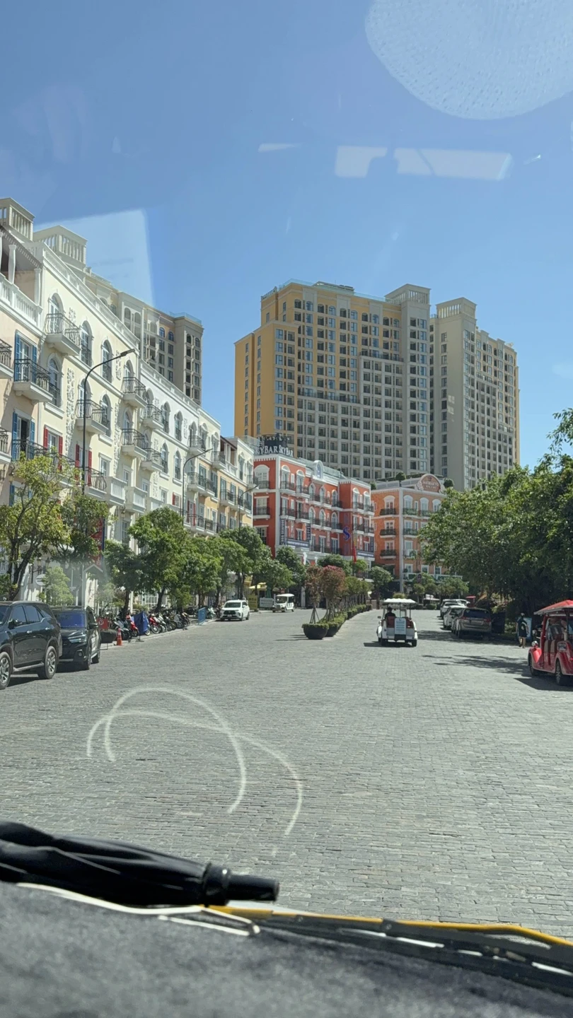 Наша небольшая компания из 6 человек осталась очень довольна экскурсией на Фукуок, которую провел для нас