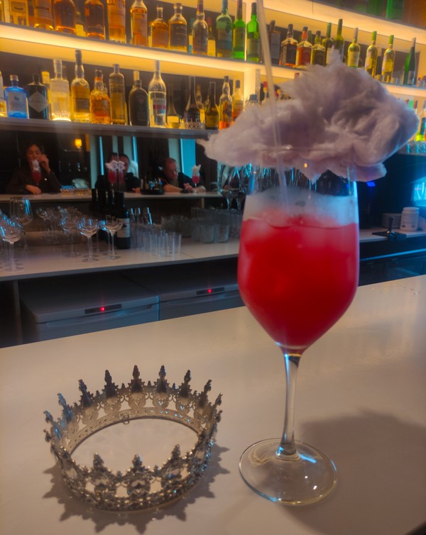 Виды «Лирика в бутылке»: прогулка по барам с аудиоспектаклем (18+)