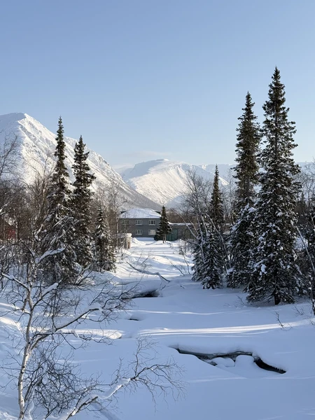 Глеб потрясающий! Не просто выдавал факты, а вплетал рассказ в диалог, отвечал на вопросы, со всей