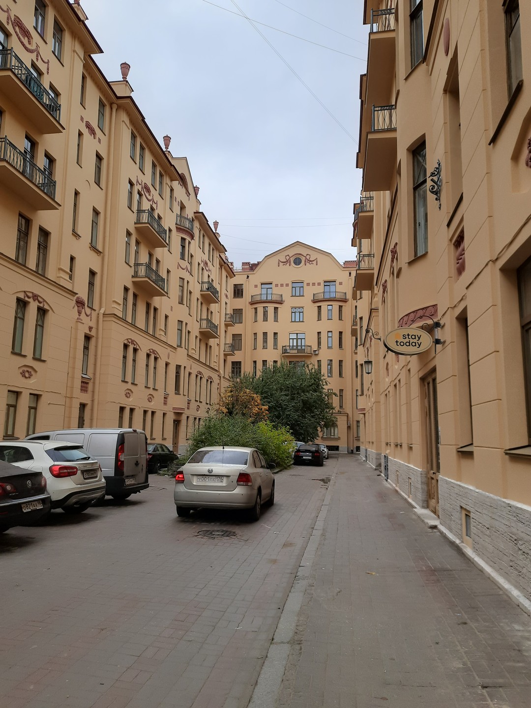 Доходные дома, дворы-колодцы и парадные лестницы (Екатерина)