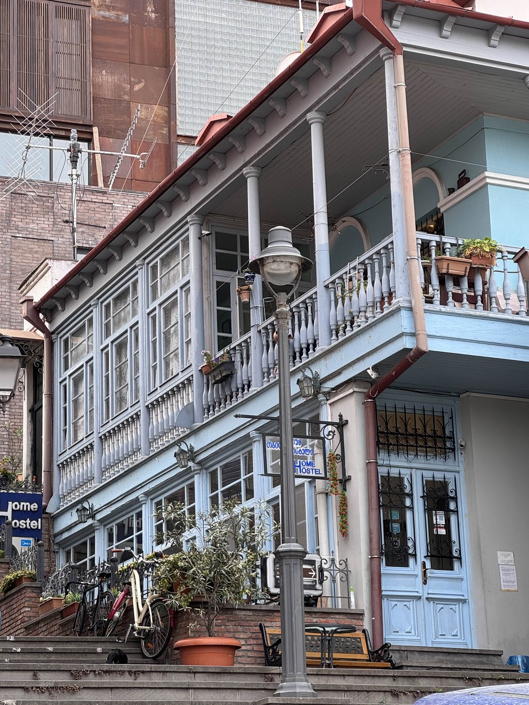 Тамара знает и любит свой город и делится своей любовью с туристами. Столько много узнать о