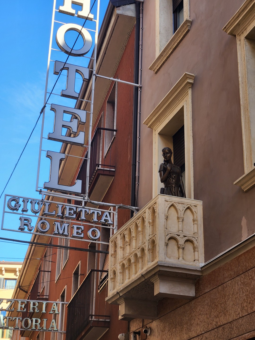 Сегодня моим гидом был Вадим. Блестящий рассказчик, веселый, с прекрасным чувством юмора