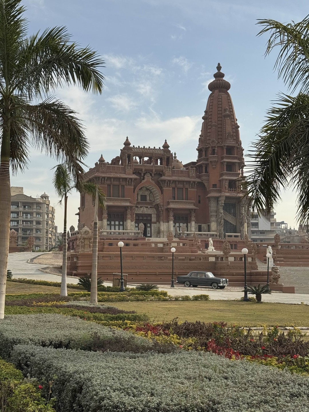 Ездили на 2 экскурсии с этими организаторами. Оба раза очень удачно. Гиды с отличным русским языком, все четко организовано. Спасибо!