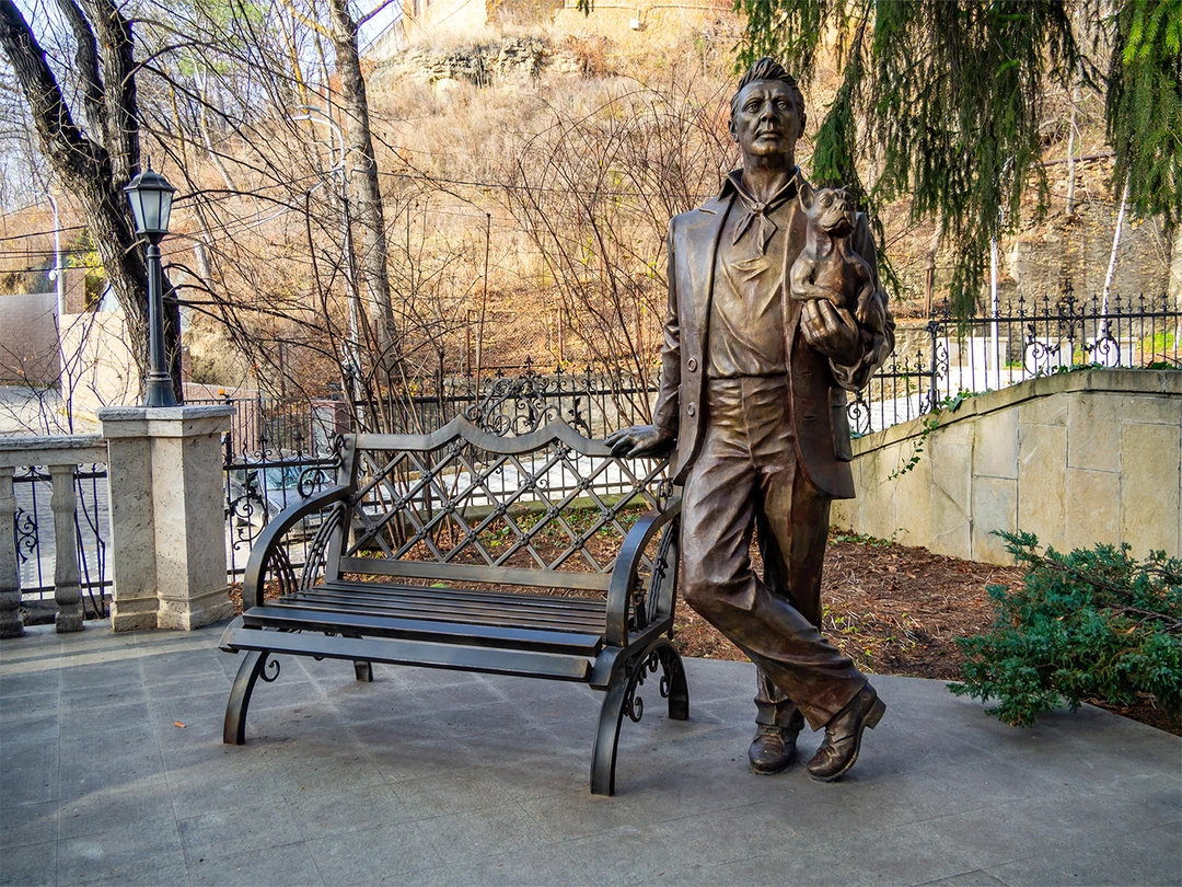 Памятник Ф.&nbsp;И.&nbsp;Шаляпину