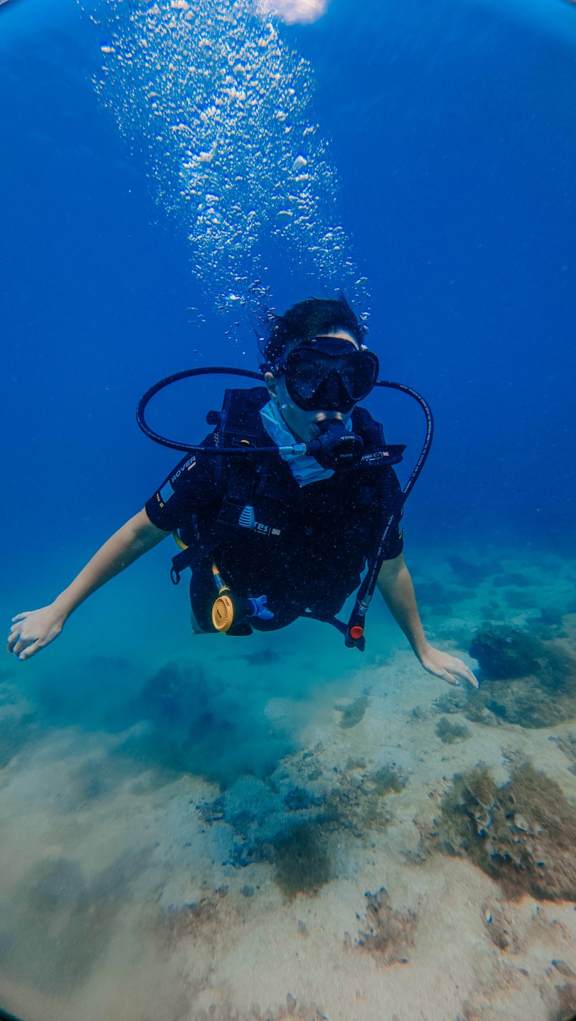 Сегодня у нас был опыт погружения с аквалангом и хочу поделиться своими впечатлениями. Всё прошло на высшем уровне!