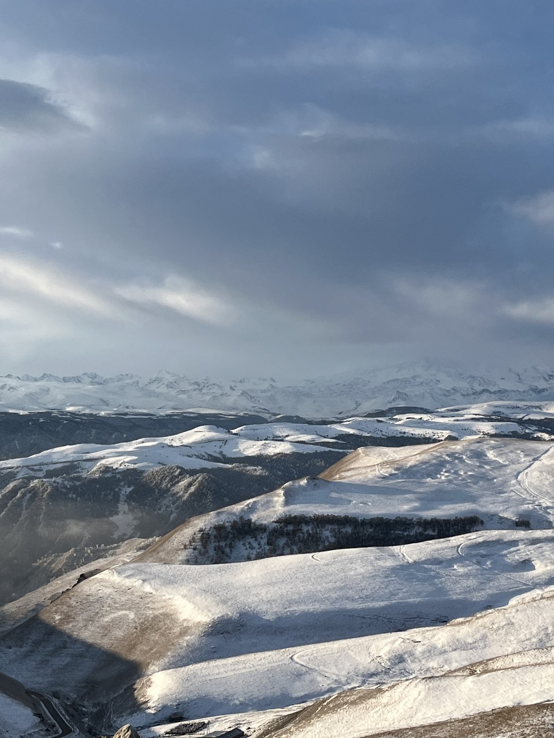 Посетили экскурсию с гидом Каримом, очень все понравилось. Он был на одном вайбе с нами, супер