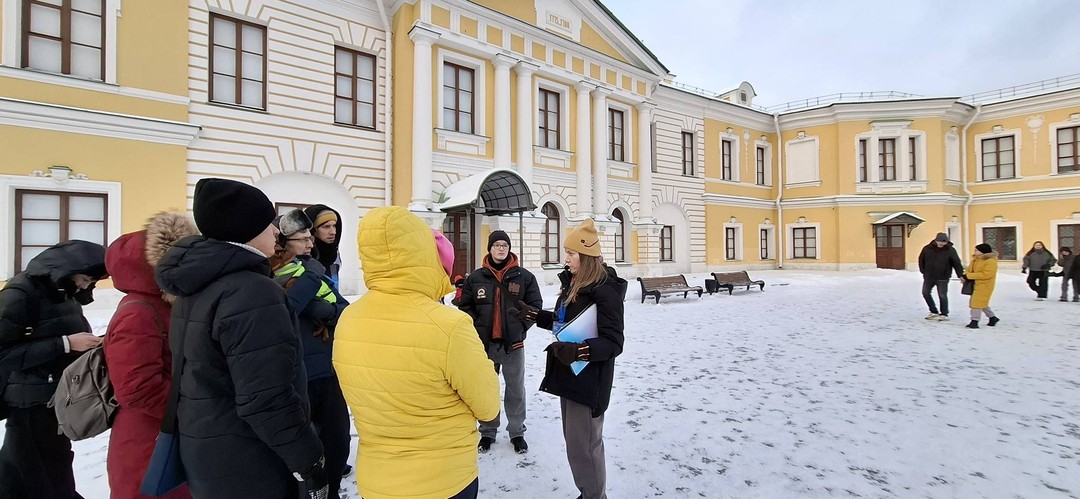 Алина - прекрасный гид, полный восторг от проведенных с нею двух часов. Прекрасный интереснейший рассказ о