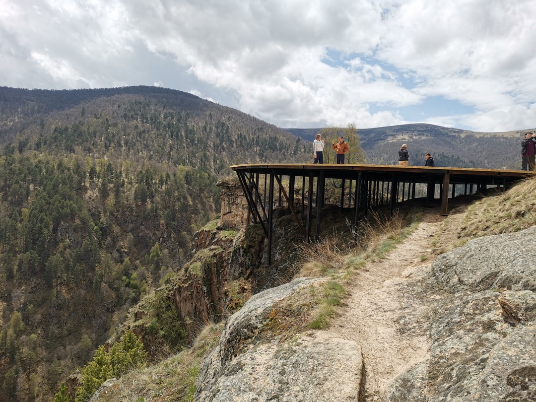 Экскурсия сама по себе не сильно информативная. Дорога, дорога, красота природы. Главное - погода. Но суслики