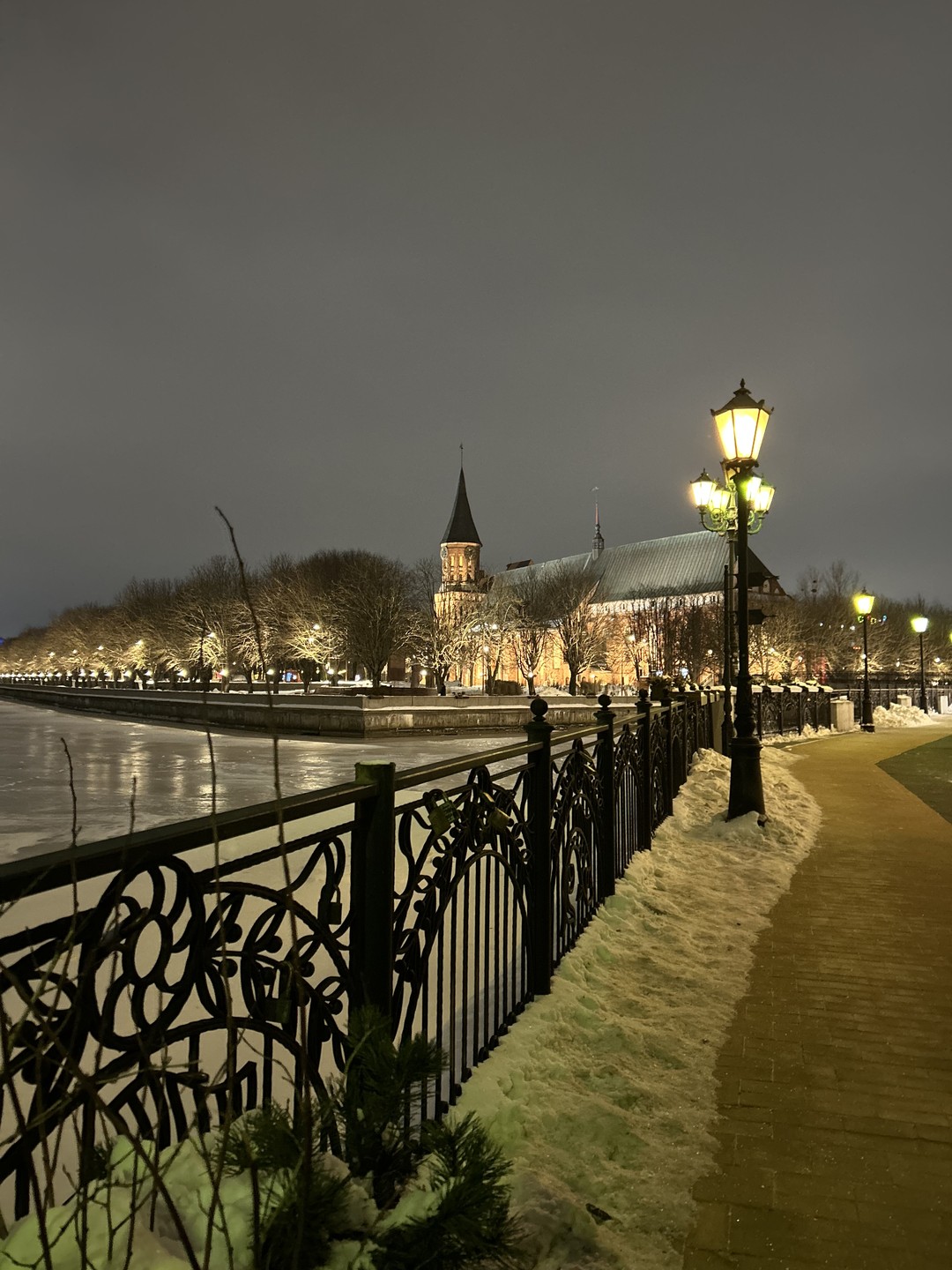 Магия вечернего Калининграда: история в свете фонарей (Ксения)