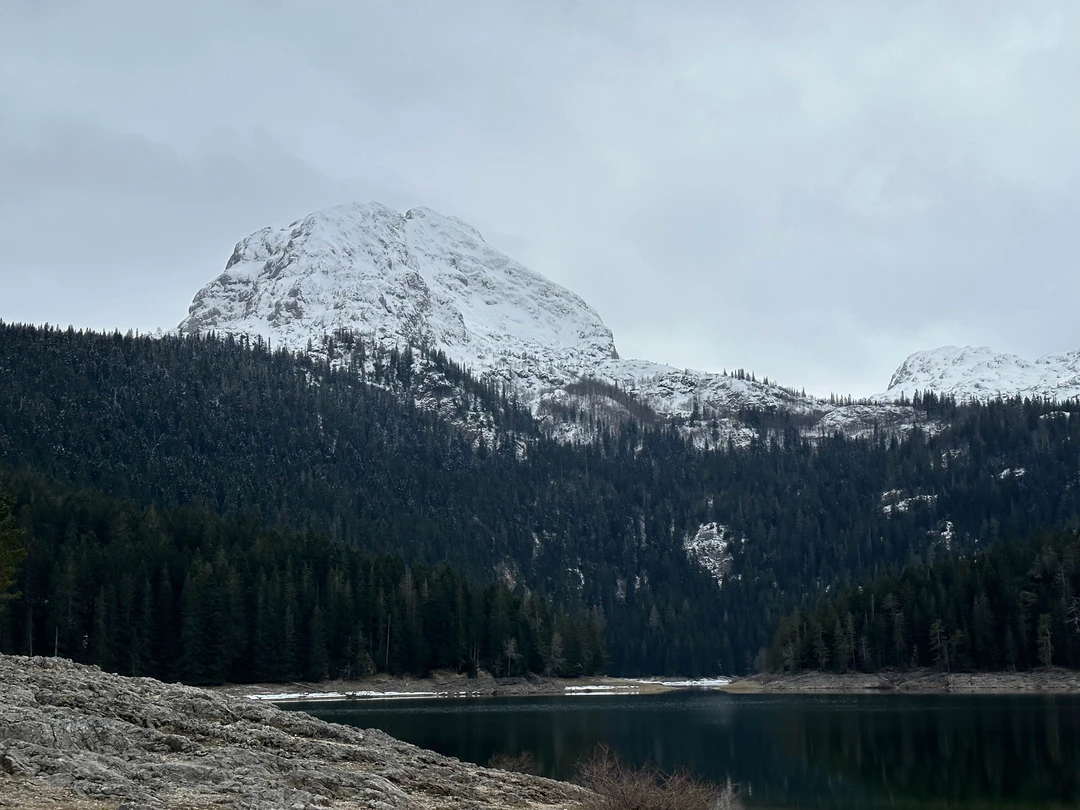 Были в Черногории в марте 2024 года. Несмотря на то, что прошло уже полтора года и